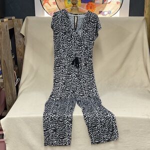 EUC Woman’s short sleeve Anne Klein2 jumpsuit